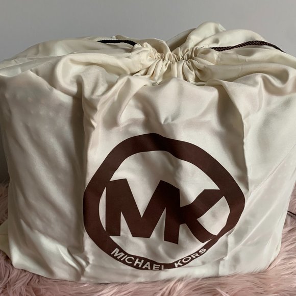 NWT! MICHAEL KORS MK STUDDED JET SET TRAVEL TOTE BAG WITH DUST BAG - Picture 13 of 13